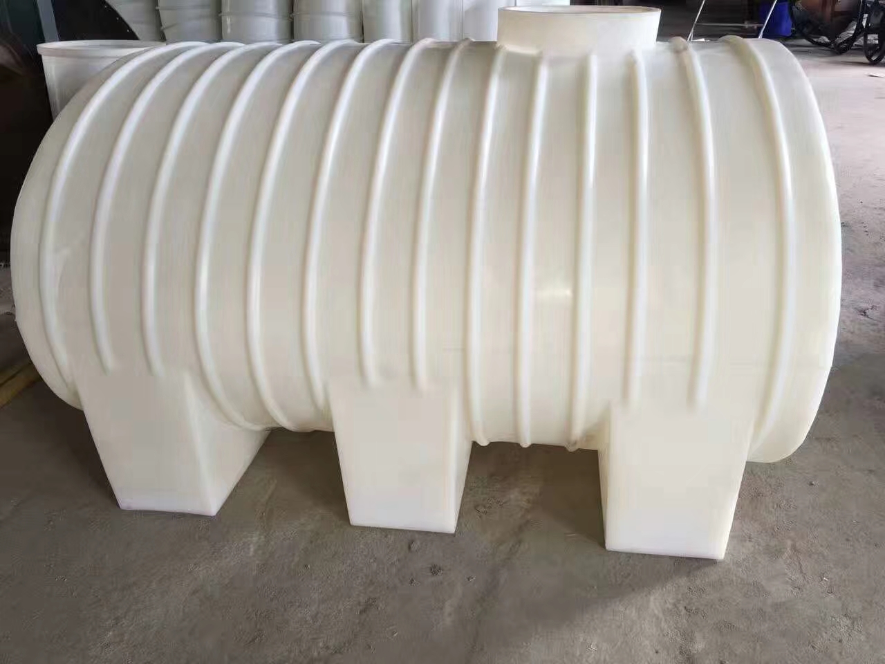 臥式3噸5噸塑料桶，塑料水塔